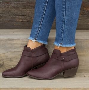 Clarks Boylan Dawn Aubergine Pebbled Leather, Western Boho, Comfort Bootie 6M